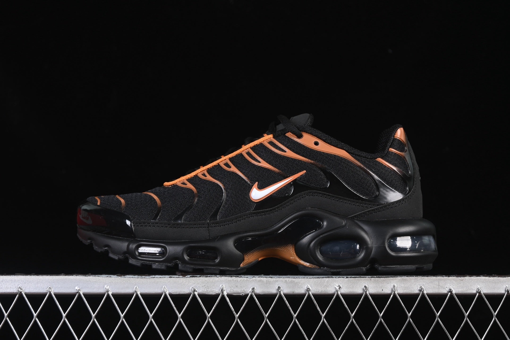 Nike TN FN6949-400