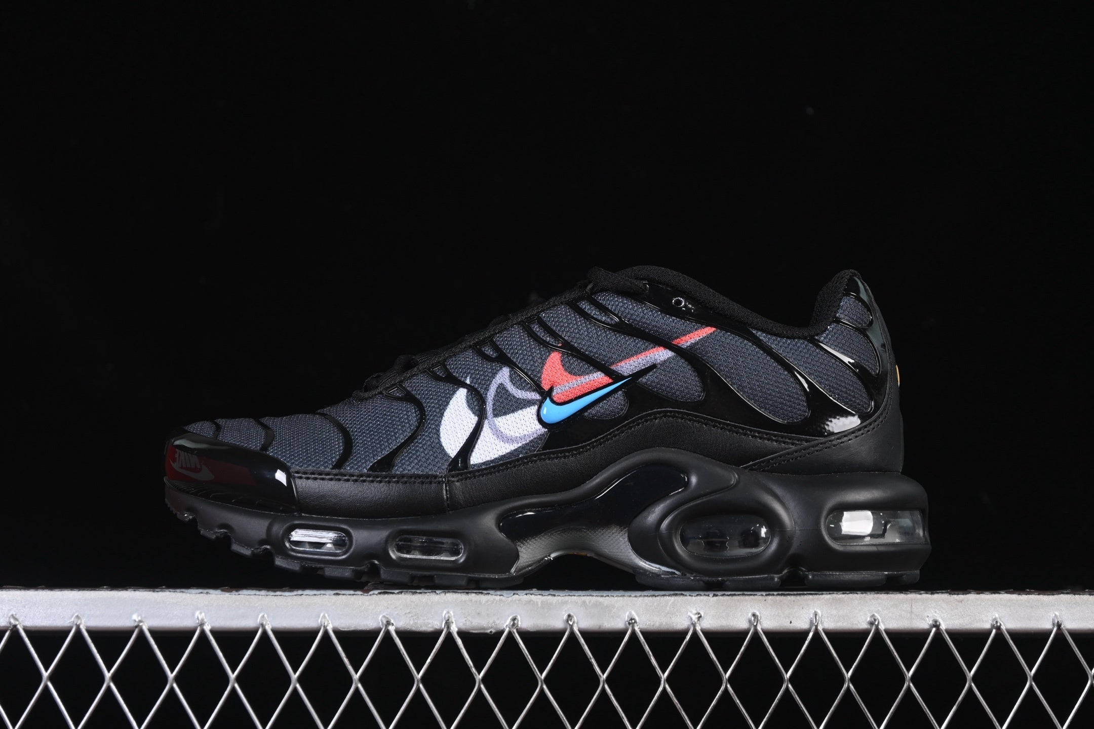 Nike TN FJ4224-001
